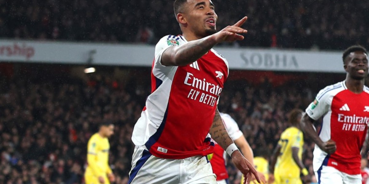 Gabriel Jesus prerojen s hat trickom, ko je Arsenal zaostal in premagal Crystal Palace v pokalu Carabao